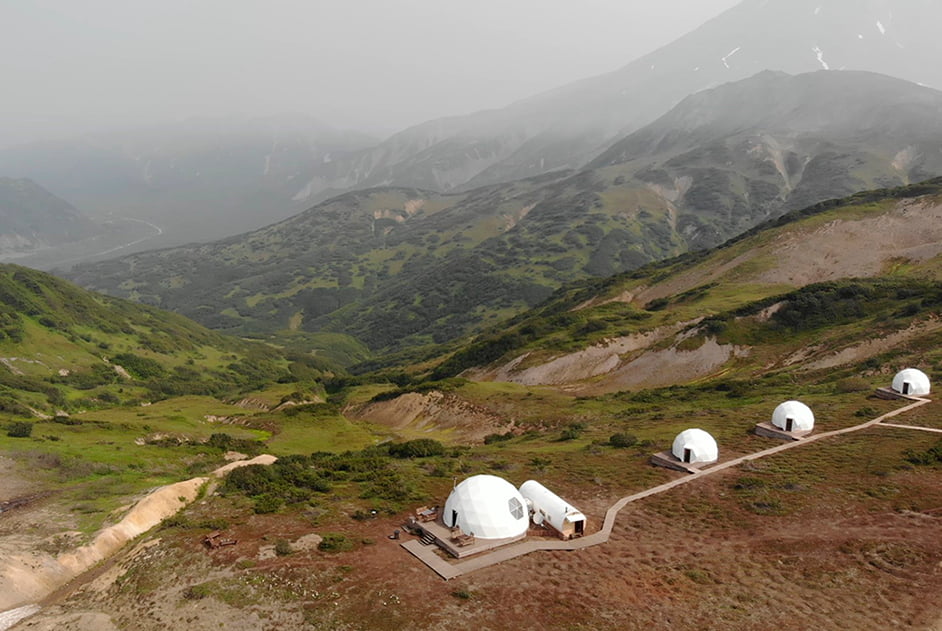 tents at Vilyuchinsky volcano