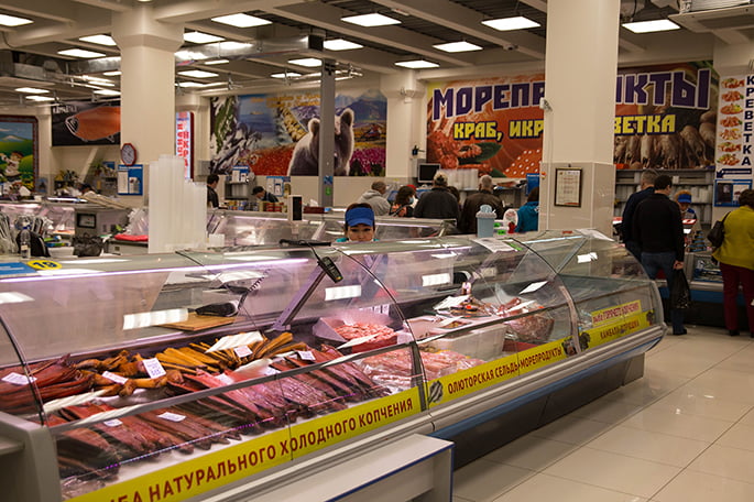 on the way to the airport we stop at the fish market